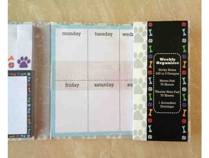 Tri-Fold Paw Print Motif Weekly Organizer -- New