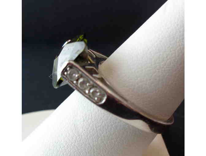 Green Square Gem Vintage .925 Silver Ring -- Size 8