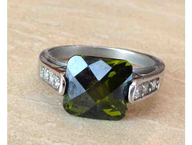Green Square Gem Vintage .925 Silver Ring -- Size 8
