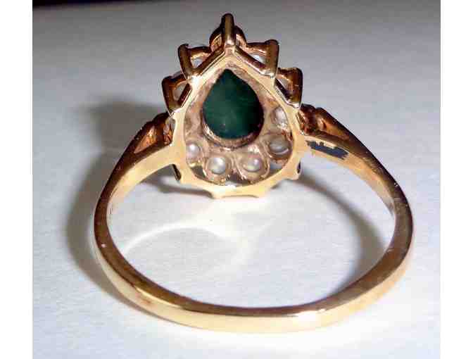 Beautiful Vintage 14K Gold Jade Ring -- Size 9