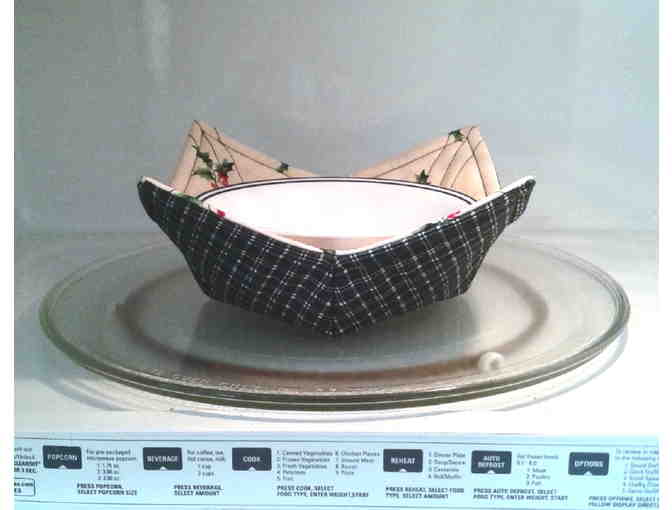 Fabulous Christmas Motif Hand-Crafted Microwave Bowl Holder -- New