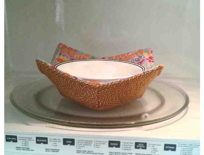 Fabulous Dog Themed Hand-Crafted Microwave Bowl Holder -- New