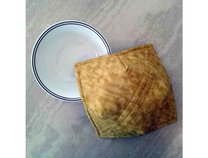 Fabulous Dog Bones Hand-Crafted Microwave Bowl Holder -- New