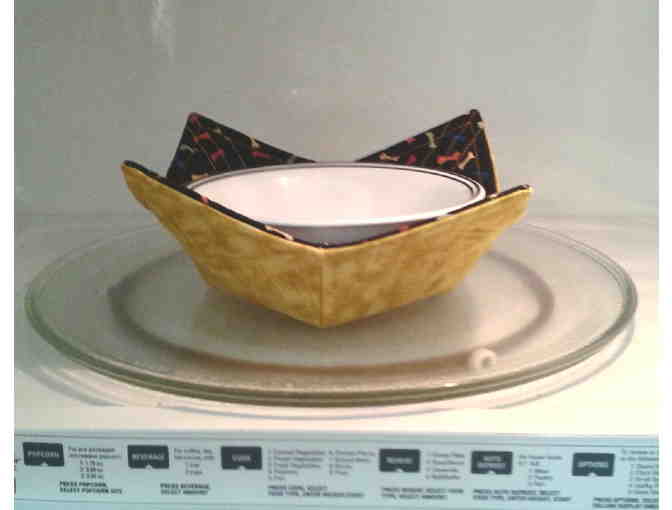 Fabulous Dog Bones Hand-Crafted Microwave Bowl Holder -- New