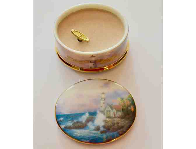 Numbered Thomas Kinkade 'Beacon of Hope' Lighthouse Music Box -- Pre-Owned