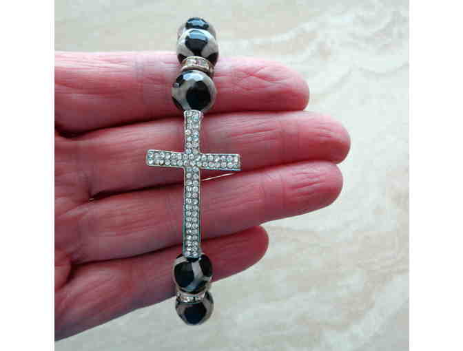 Stretchable Bead & Cross Bracelet -- Vintage