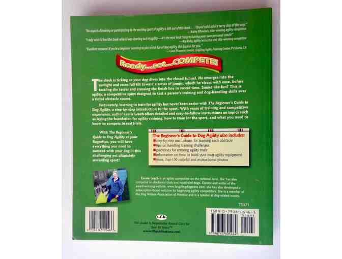 'The Beginner's Guide to Dog Agility' by Laurie Leach -- New