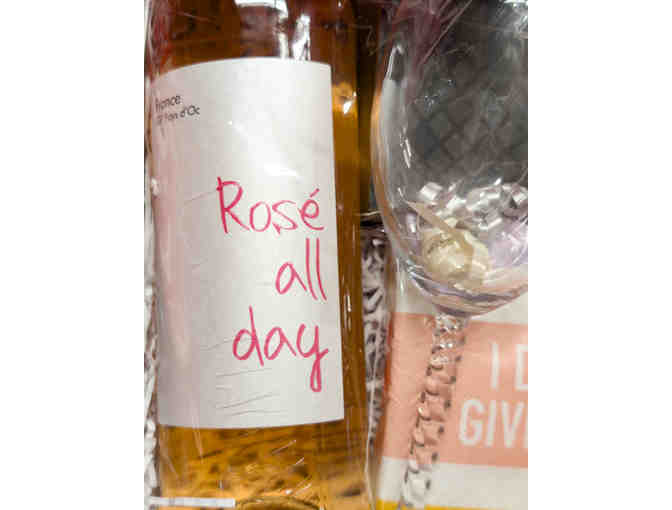 ROSE ALL DAY WINE BASKET