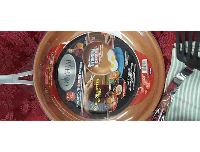 11' GOTHAM STEEL FRY PAN W/ LID