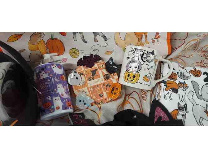 FRIGHTENING FELINES!