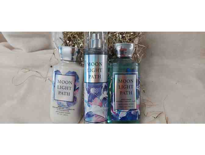 MOONLIGHT PATH BATH BASKET