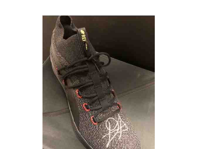 Deandre Ayton Shoes (right)