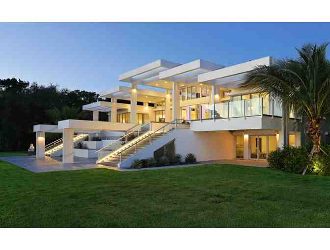 LIVE AUCTION: Wine Pairing Dinner for 8 Guests at Mark and Kim Standish Contemporary Home