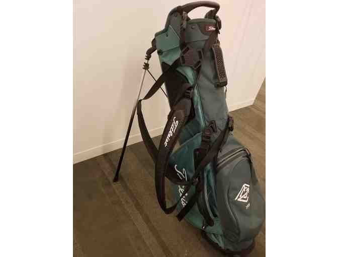 Golf Bag: Titleist Players 4 StaDry stand bag