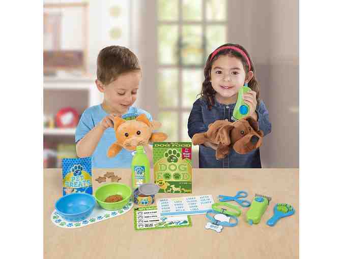 Toy:  Melissa & Doug Deluxe Pet Show Play Set