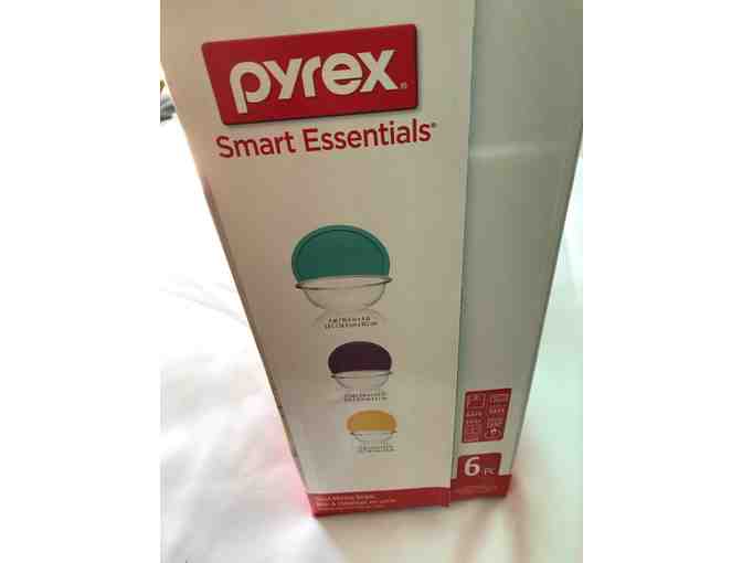 Pyrex Smart Essentials 6-Piece Mixing Bowl Set with lids