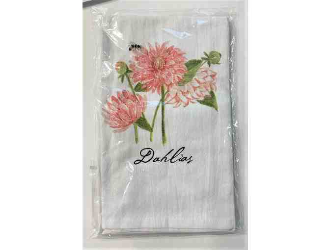 Pear Scented Candle with wreath decoration, DVD and Flour Sack Towel