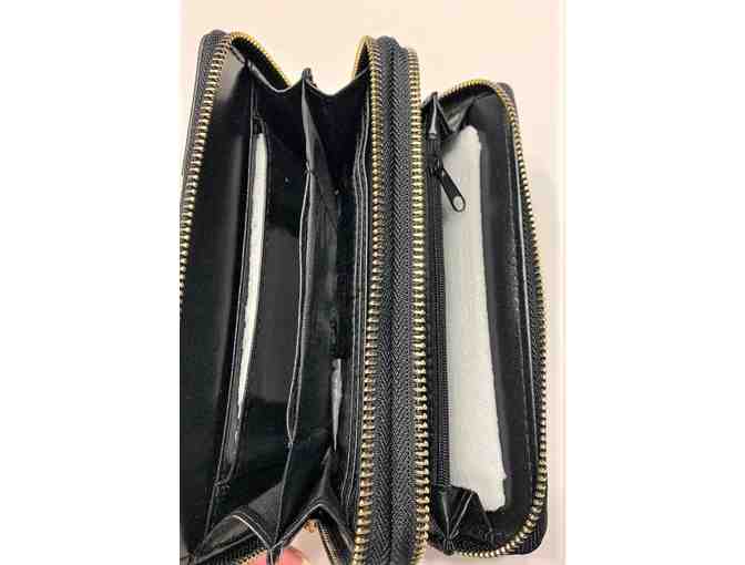 Woman's Clutch Wallet