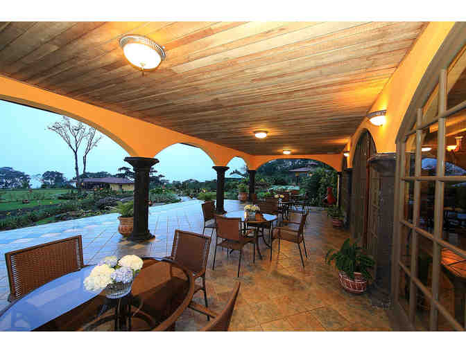 7 Nights at Los Establos Boutique Inn in Panama