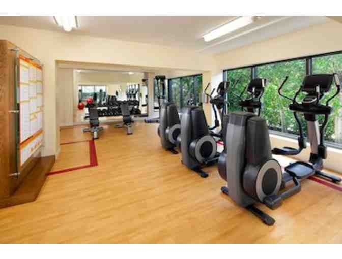 1 night stay at The Sheraton Universal inluding Parking and Lounge Access