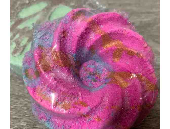 Vegan Soap, Soy Candle and Bath Bomb Set