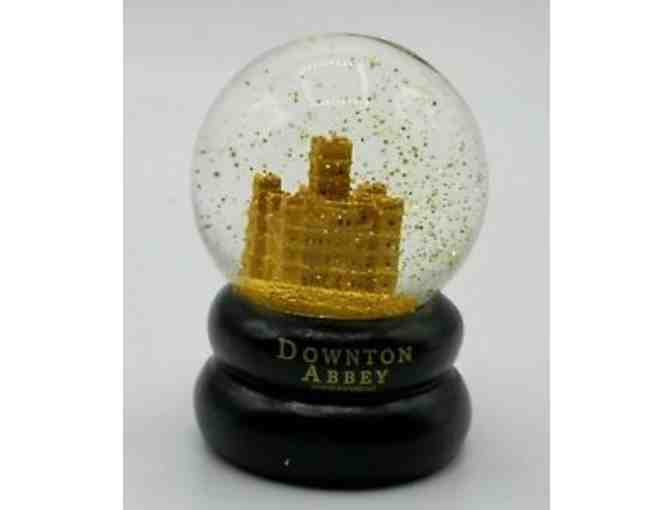 Downtown Abbey - 3-D Puzzle, Collectible Snow Globe and DVD of the Movie