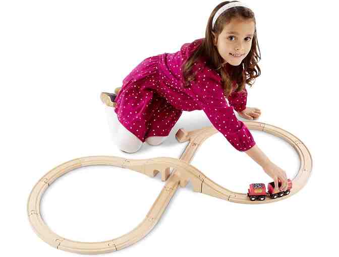 Melissa & Doug Wooden Figure 8 Train Set