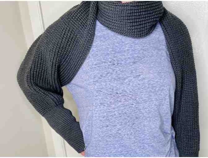 Women's grey wrapped arm scarf