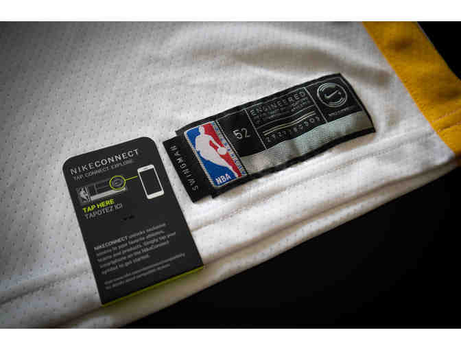 Steph Curry Signed Jersey (Golden State Warriors)