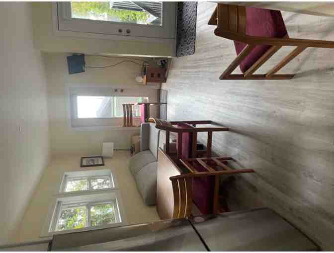 3 night stay in beach cottage + bottle of champagne