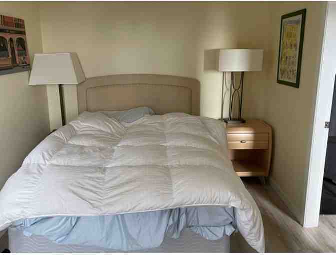 3 night stay in beach cottage + bottle of champagne