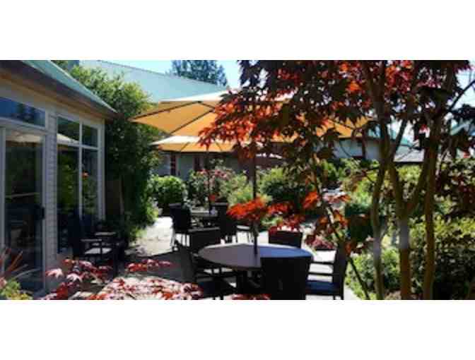 1-night stay - Gibsons Garden Hotel- Vlaue $200