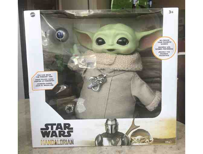STAR WARS The Child Set including Baby Yoda figure, remote control The Razor Crest