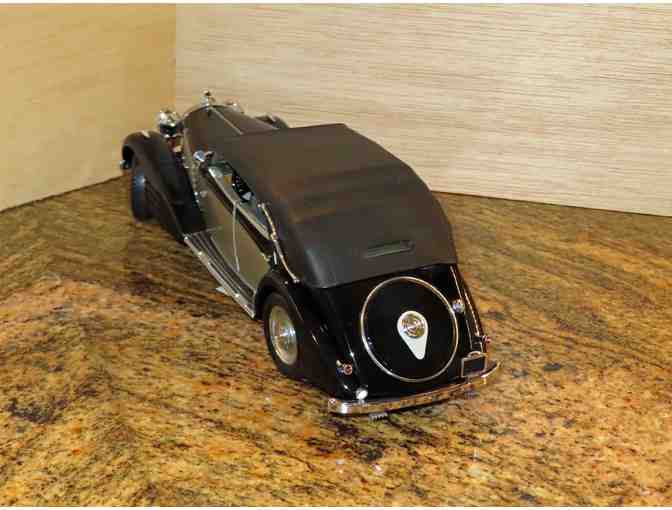 Model Car 1939 Maybach Zeppelin