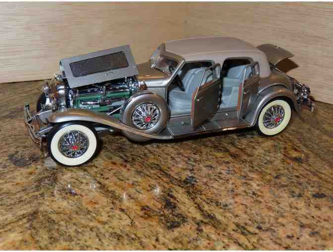 Model Car 1933 Duesenberg Twenty Grand