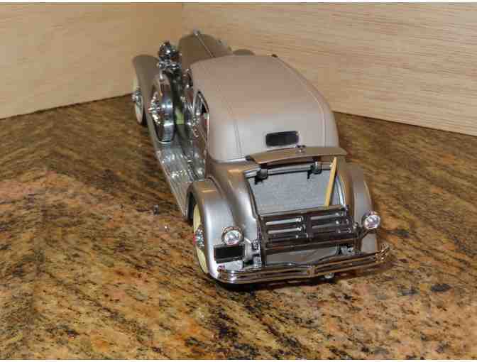 Model Car 1933 Duesenberg Twenty Grand