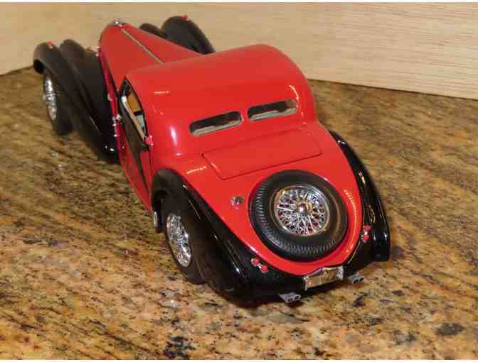 Model Car 1936 Bugatti Atalante Type 57 SC