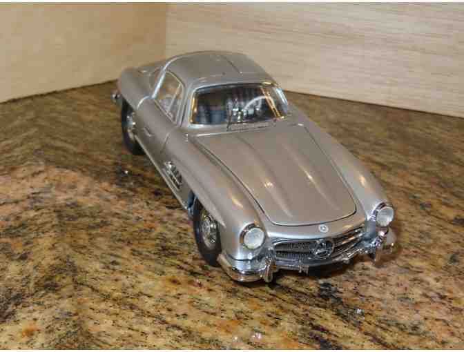 Model Car 1954 Mercedes Benz 300 SL Gullwing