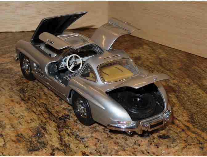 Model Car 1954 Mercedes Benz 300 SL Gullwing