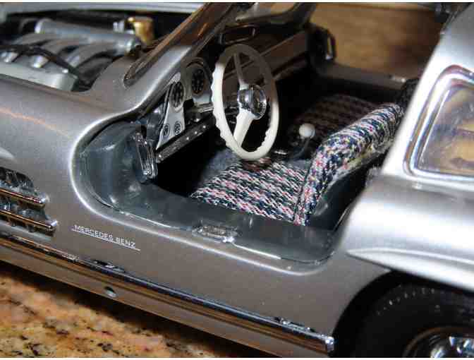 Model Car 1954 Mercedes Benz 300 SL Gullwing