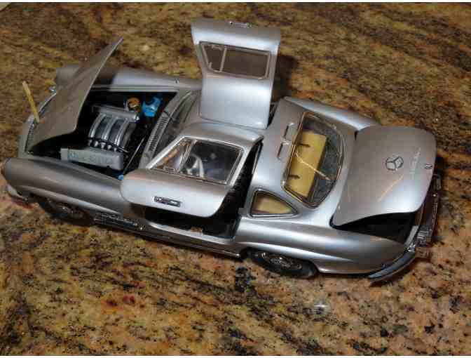 Model Car 1954 Mercedes Benz 300 SL Gullwing