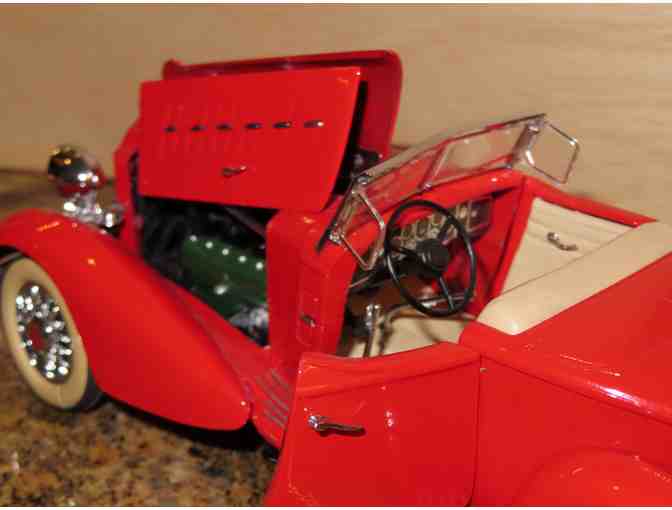 Model Car 1934 Packard V-12 LeBaron Speedster