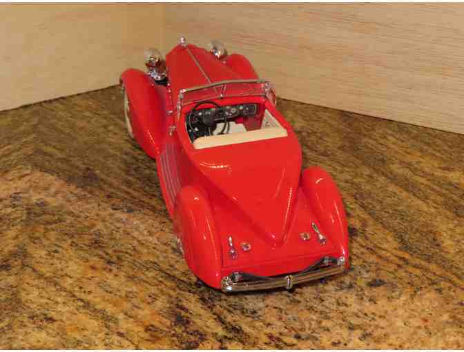 Model Car 1934 Packard V-12 LeBaron Speedster