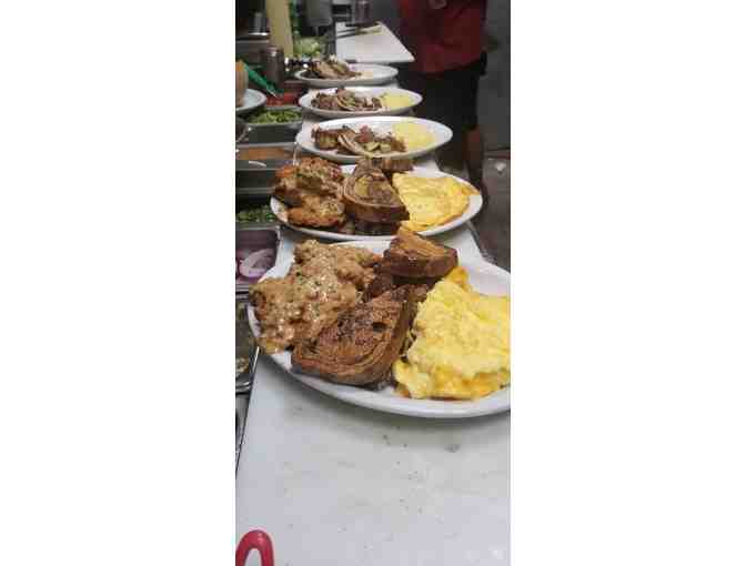 Trident Grills: $100 in gift cards