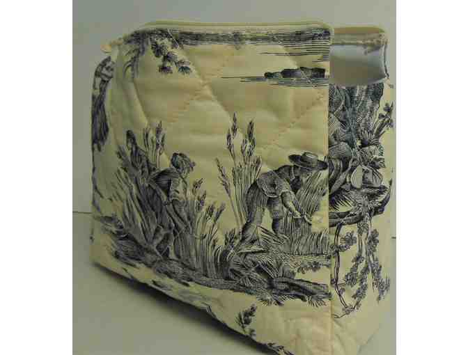 NEW Pierre Deux Zipper Closure Cosmetic Bag