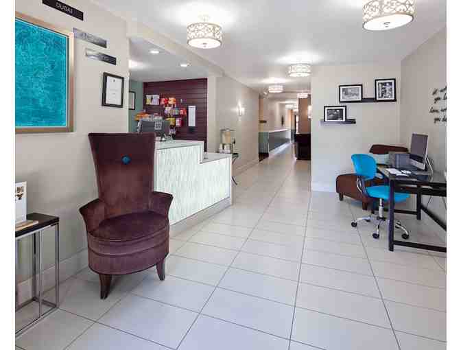 Mountain View, CA - Hotel Vue - One night stay with hot breakfast