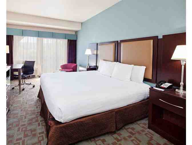 Mountain View, CA - Hotel Vue - One night stay with hot breakfast