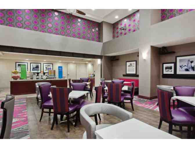 Alameda, CA - Hampton Inn & Suites Oakland Airport-Alameda - 1 night stay w/ breakfast