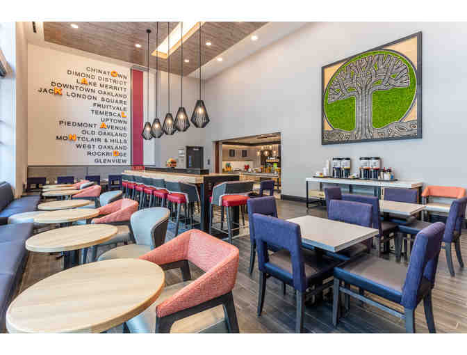Oakland, CA - Hampton Inn Downtown Oakland - City Center - One night stay with breakfast