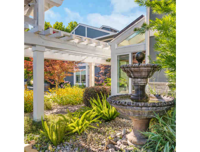 Calistoga, CA - Up Valley Inn & Hot Springs - One night stay with bottle of wine